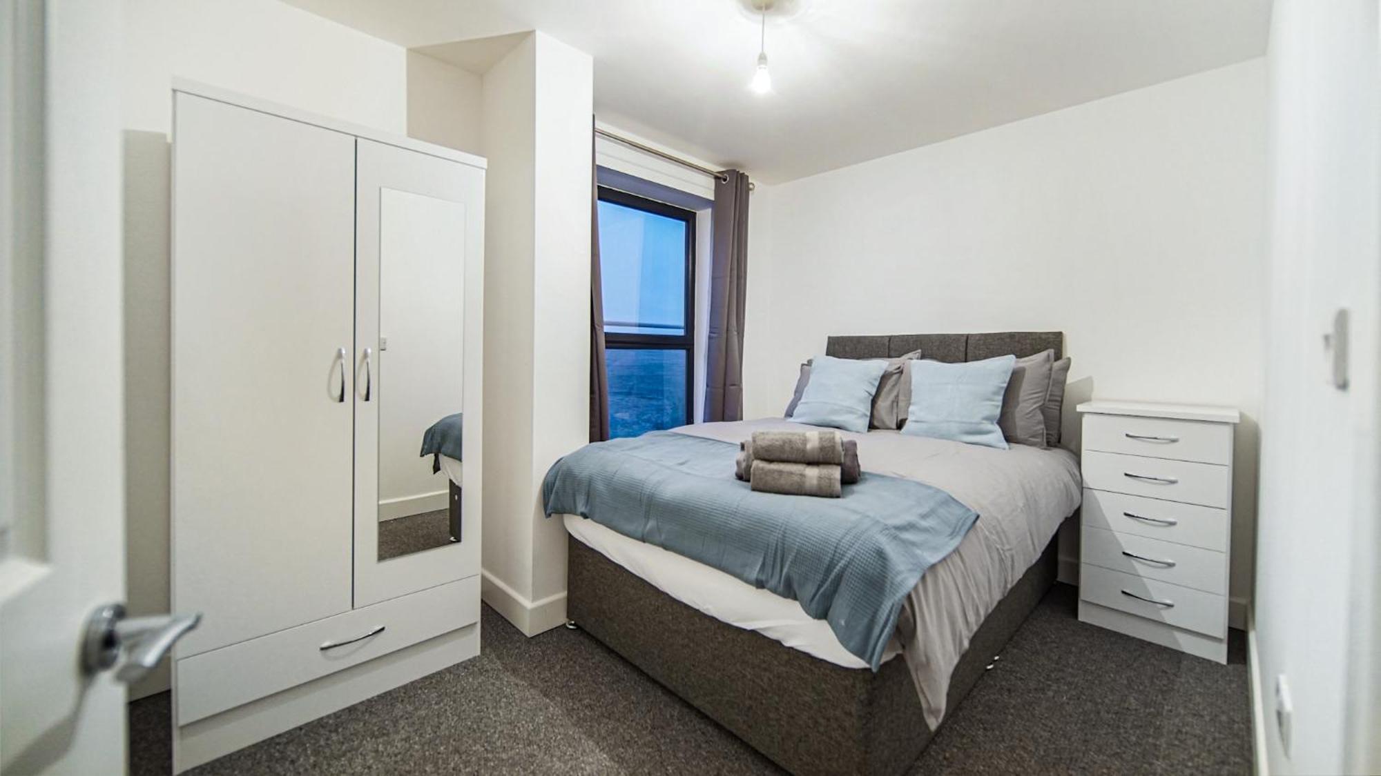 Modern Apartments With Free Parking Near Heathrow Colnbrook Extérieur photo