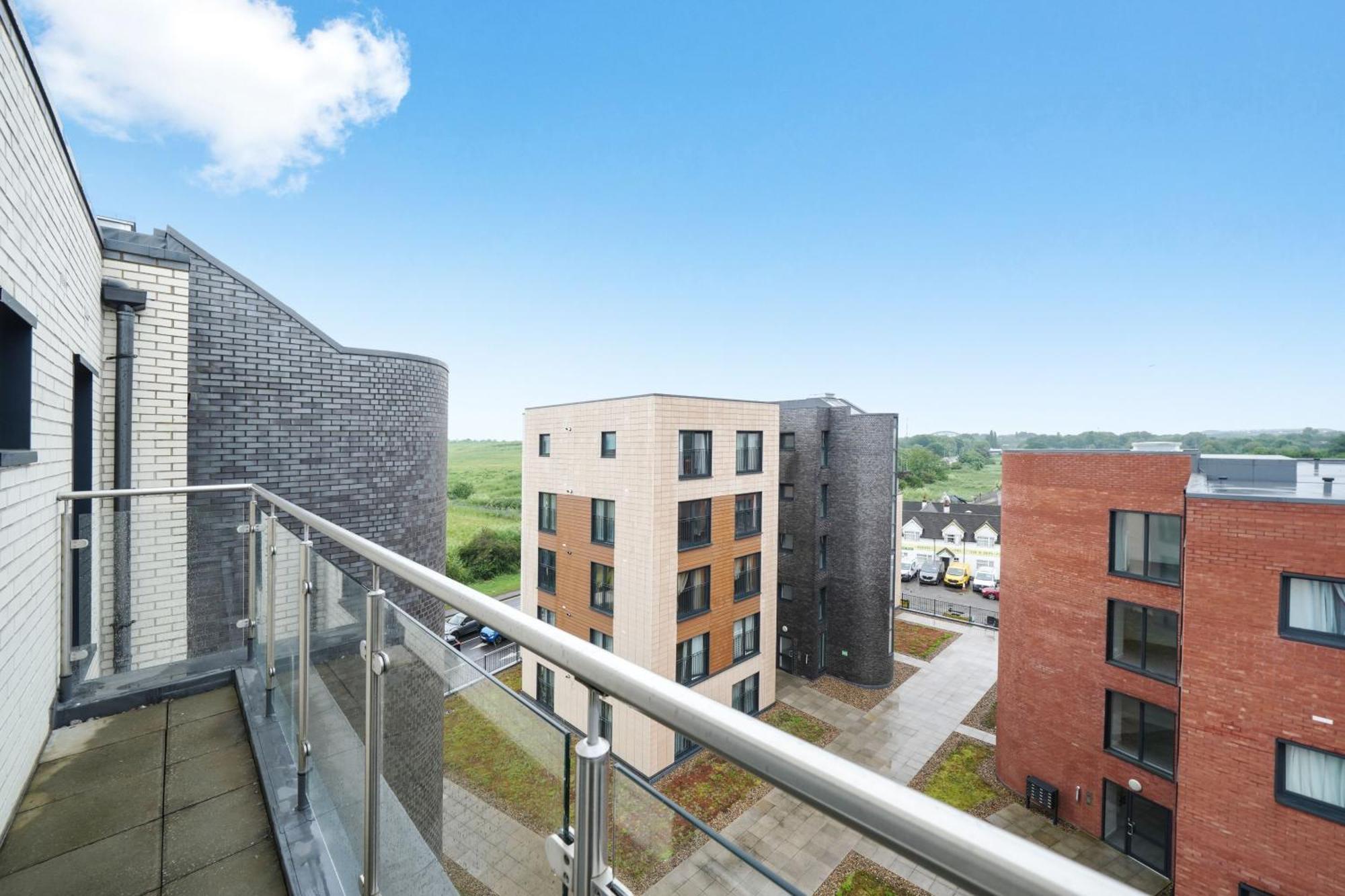 Modern Apartments With Free Parking Near Heathrow Colnbrook Extérieur photo