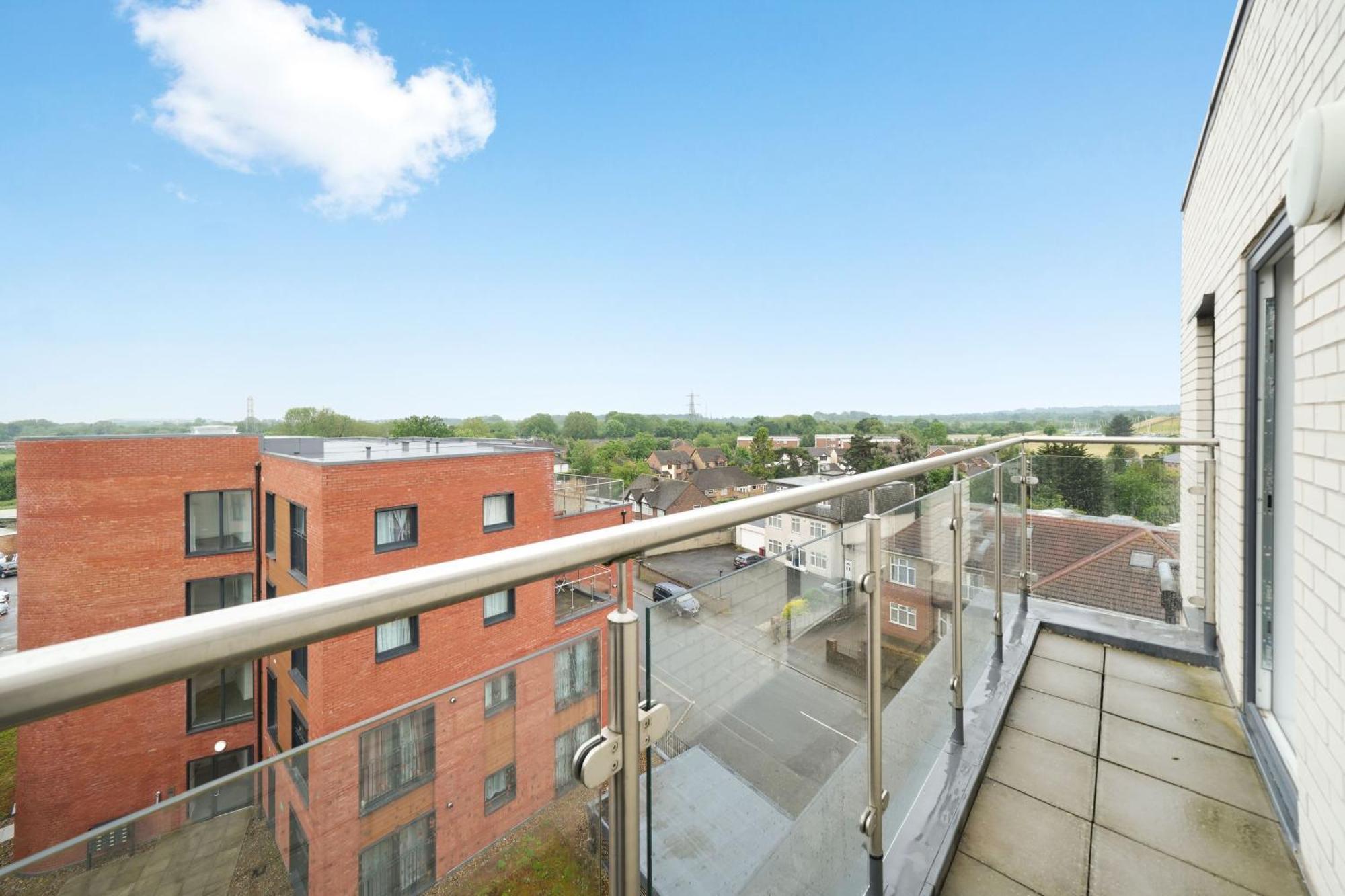 Modern Apartments With Free Parking Near Heathrow Colnbrook Extérieur photo