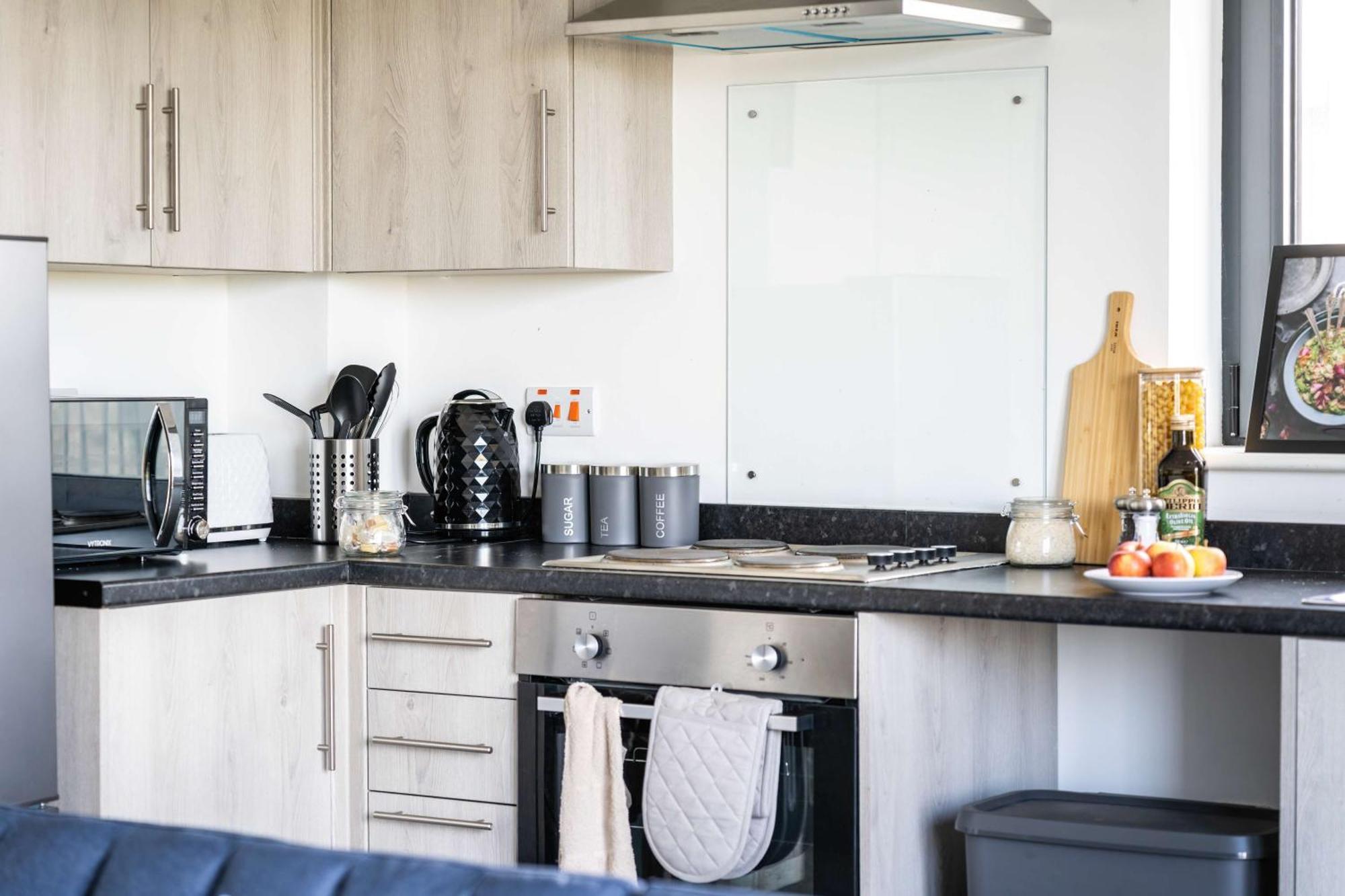 Modern Apartments With Free Parking Near Heathrow Colnbrook Extérieur photo